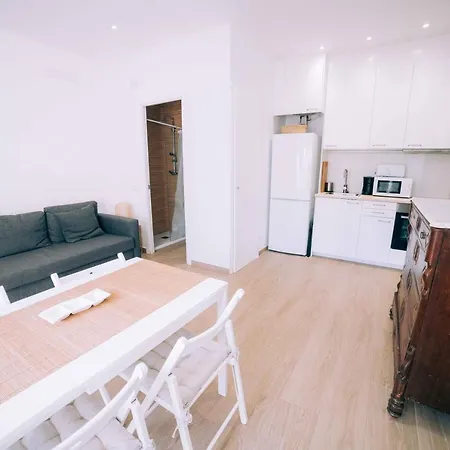 Old Side Apartment *